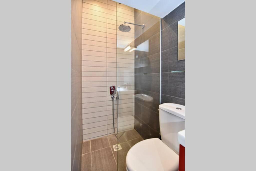 Modern Apartment In The Heart Of The City ラリサ エクステリア 写真